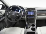 Toyota Camry XLE 2015 года